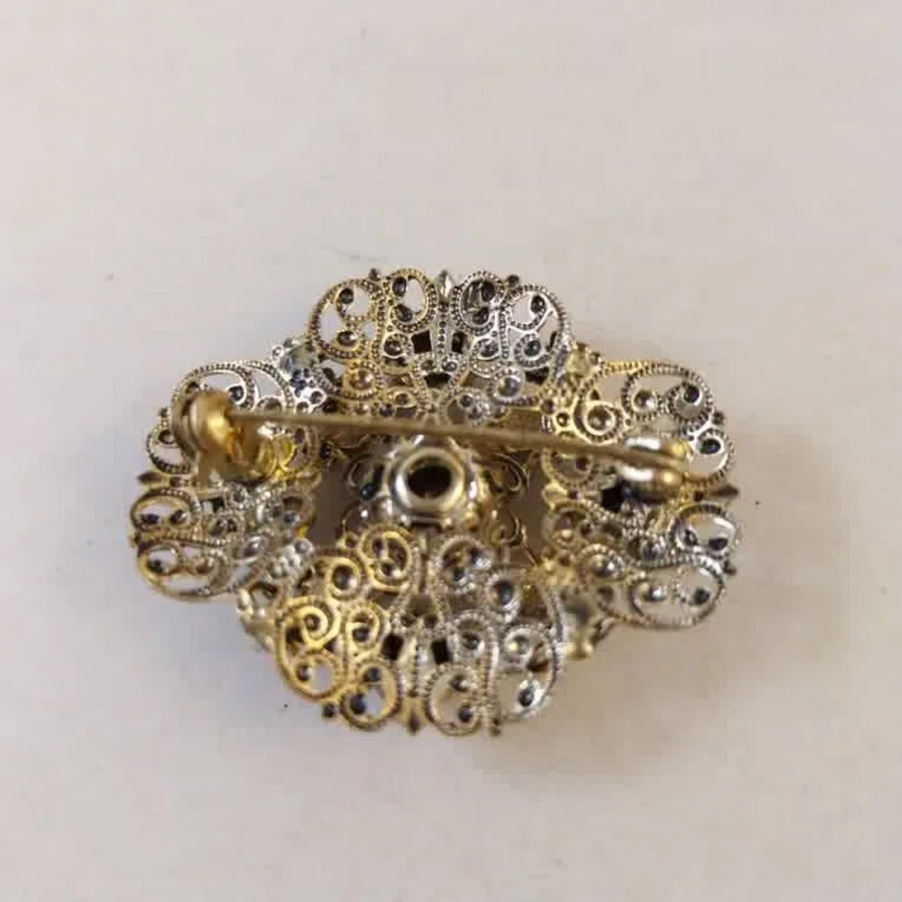 Vintage Czech Gold-Tone Blue Crystal Floral Brooch - Women's Jewelry - Picture 4 of 9